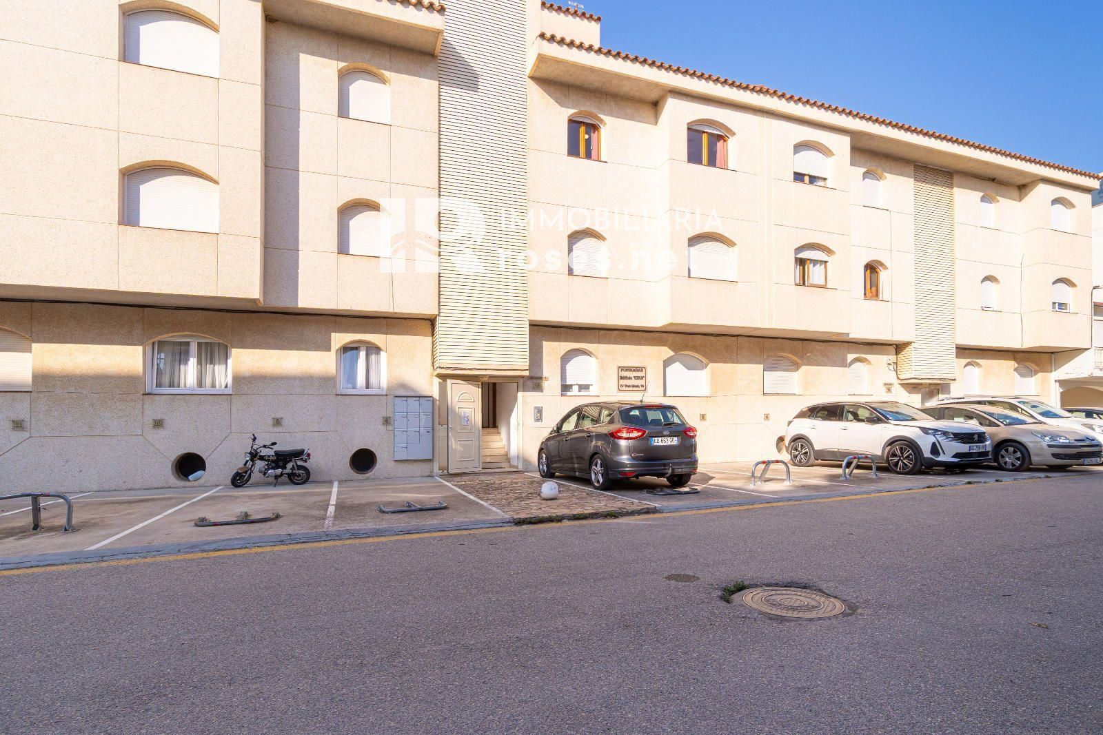 PORT MOXÓ Encantador apartamento de 2 dormitorios con vistas al canal, solárium y parking privado exterior
