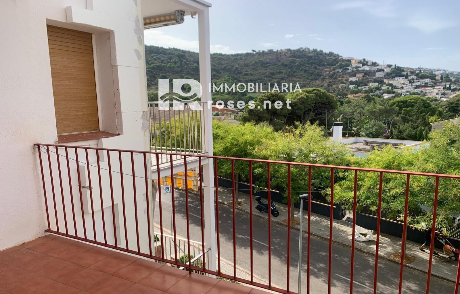 PRECIOSO APARTAMENTO EN MAS OLIVA DE ROSAS