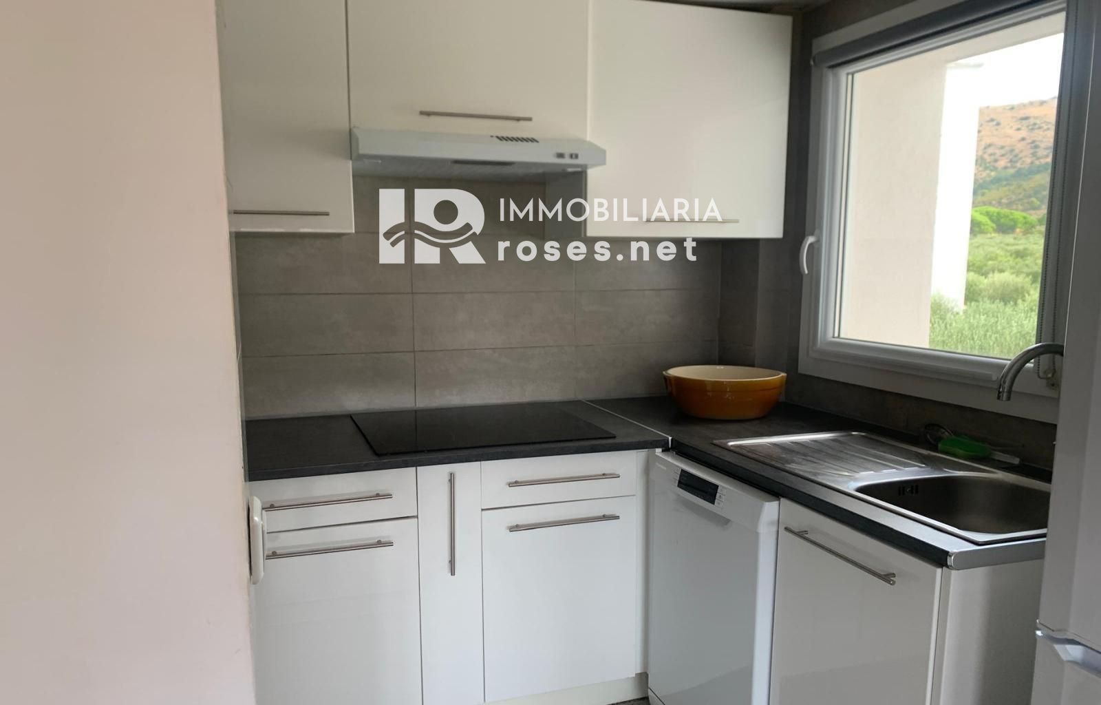 PRECIOSO APARTAMENTO EN MAS OLIVA DE ROSAS
