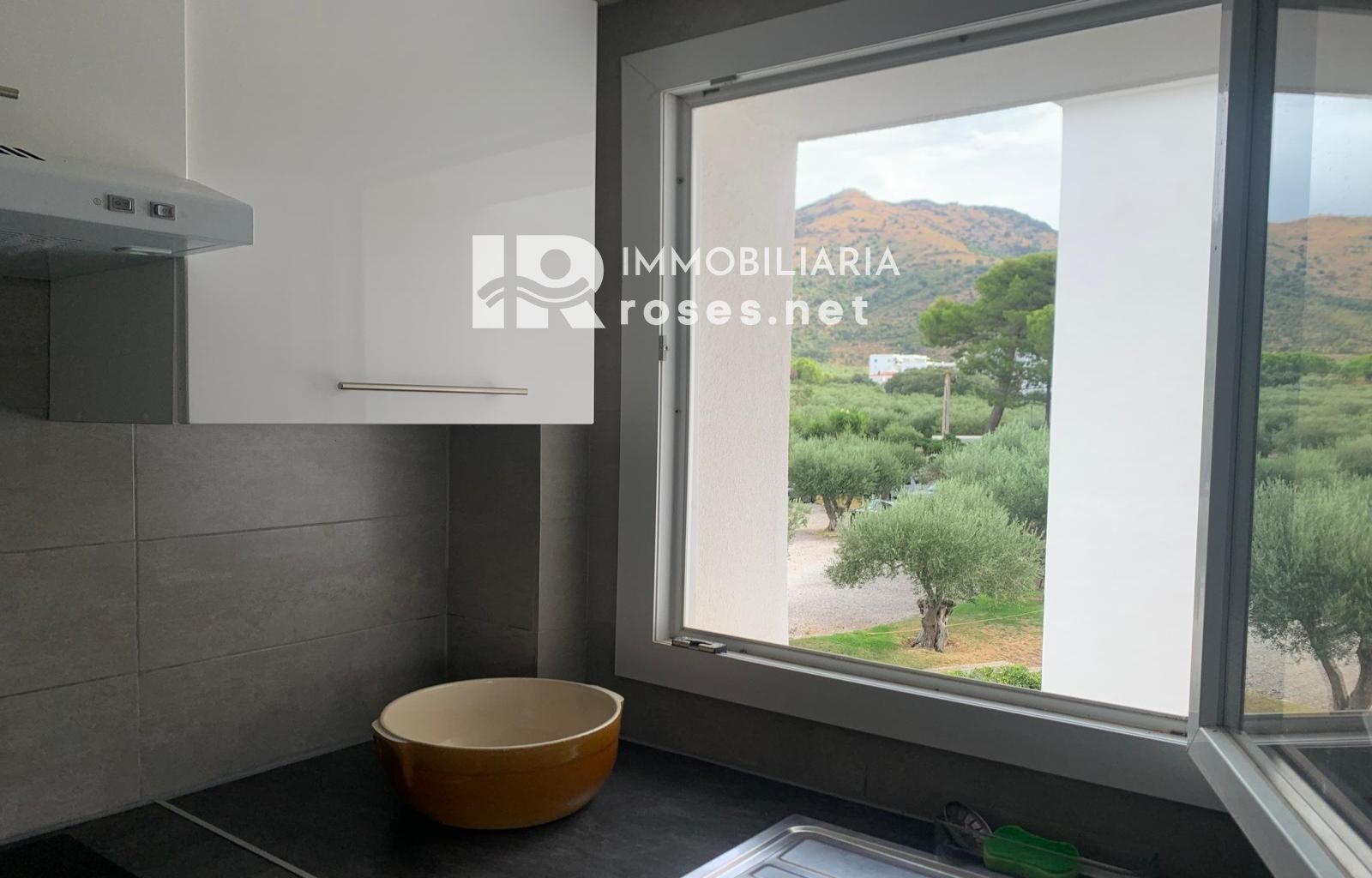 PRECIOSO APARTAMENTO EN MAS OLIVA DE ROSAS