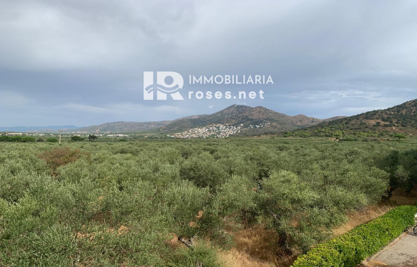 PRECIOSO APARTAMENTO EN MAS OLIVA DE ROSAS