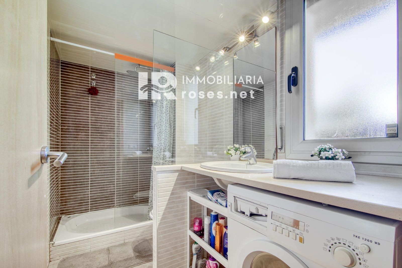 Apartamento moderno en planta baja con terraza y piscina en Santa Margarita
