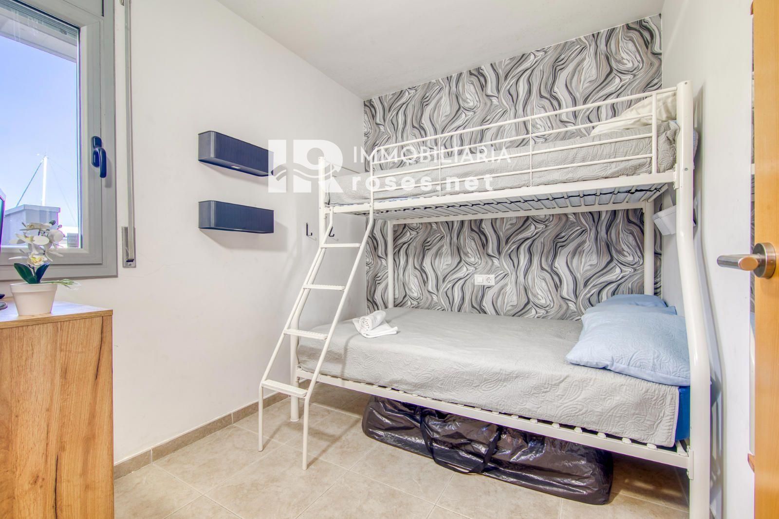 Apartamento moderno en planta baja con terraza y piscina en Santa Margarita