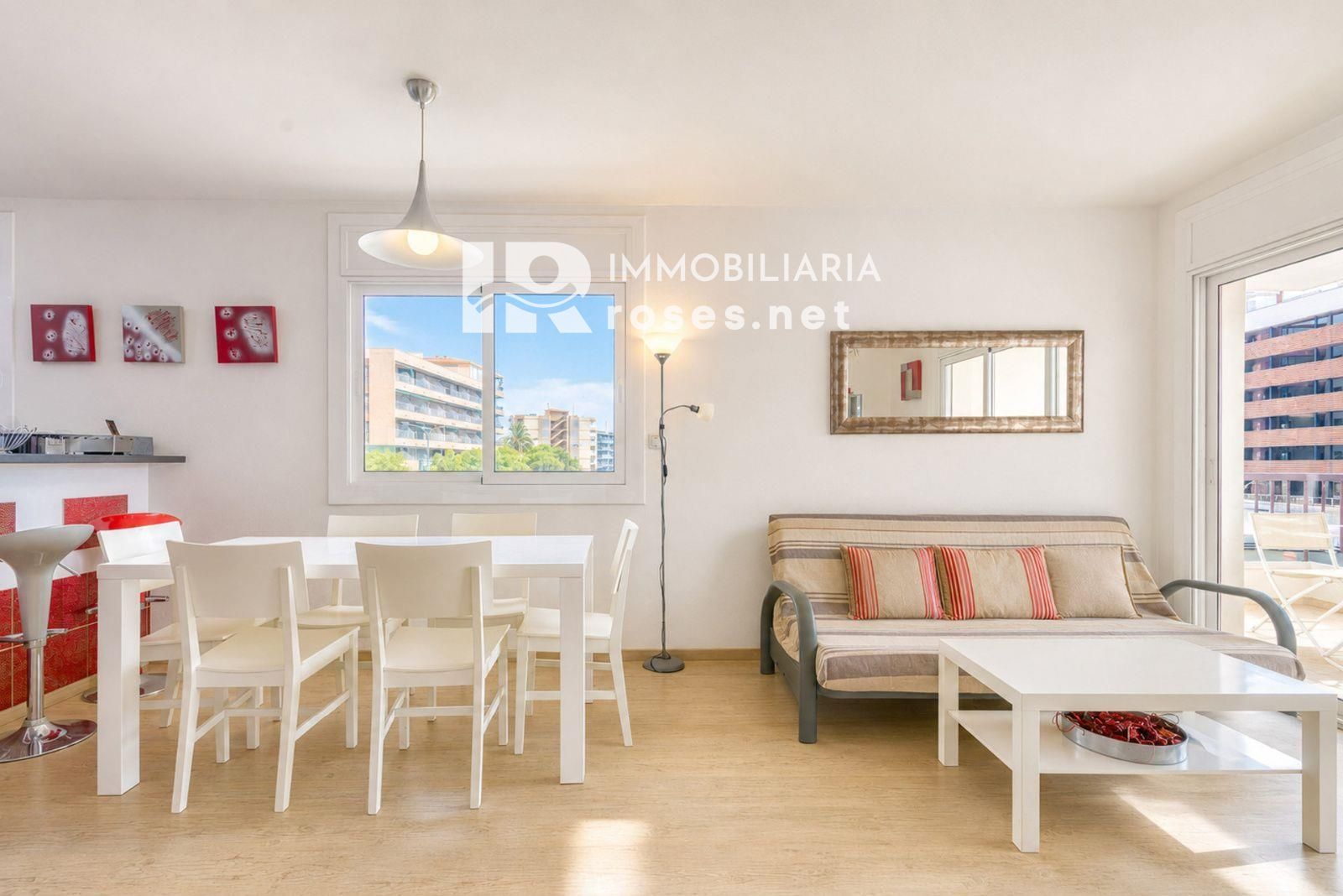 Tu rincón junto al mar en Roses: terraza con vistas al canal y parking privado