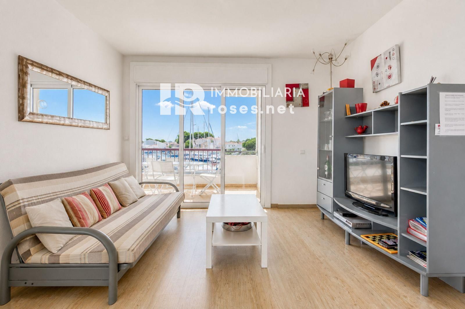 Tu rincón junto al mar en Roses: terraza con vistas al canal y parking privado