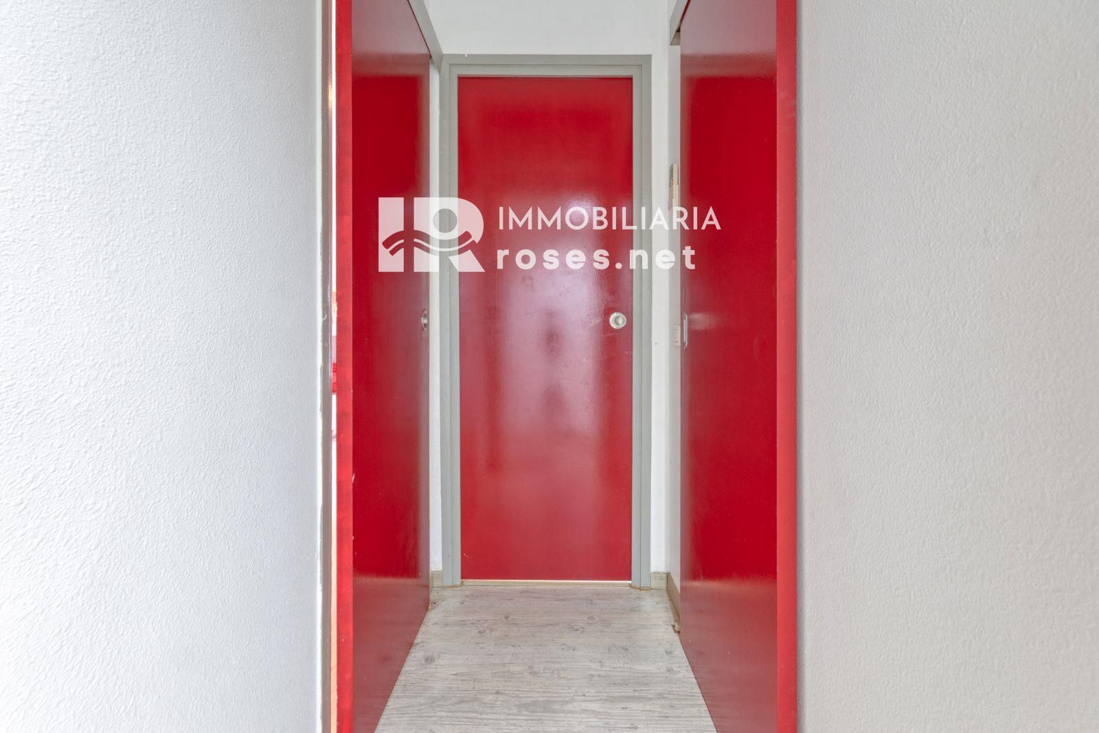 Tu rincón junto al mar en Roses: terraza con vistas al canal y parking privado