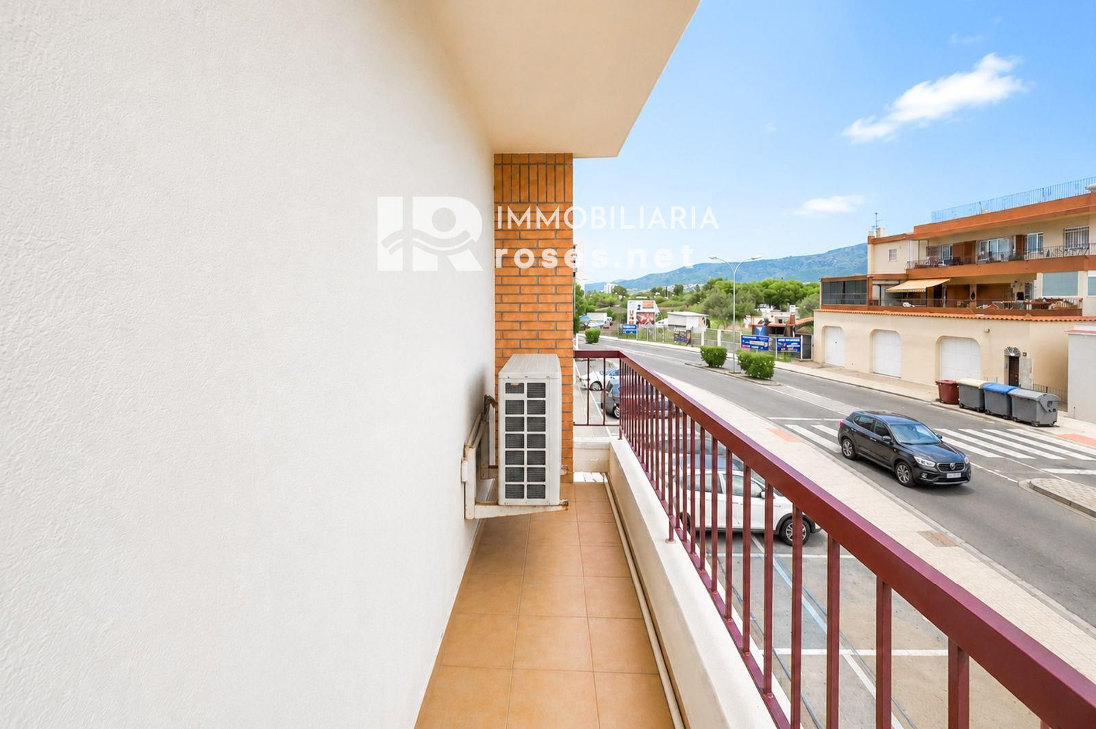 Tu rincón junto al mar en Roses: terraza con vistas al canal y parking privado