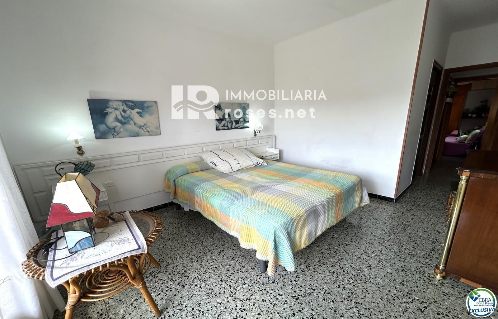 Casa en Llançà con licencia turística, vistas al mar y a pocos metros de la playa.