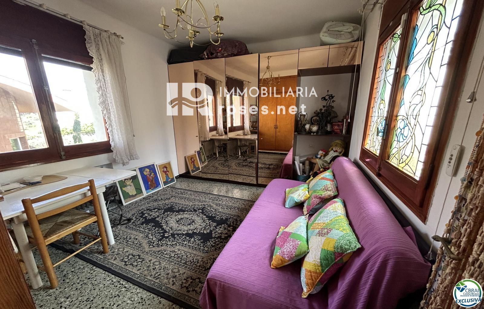 Casa en Llançà con licencia turística, vistas al mar y a pocos metros de la playa.