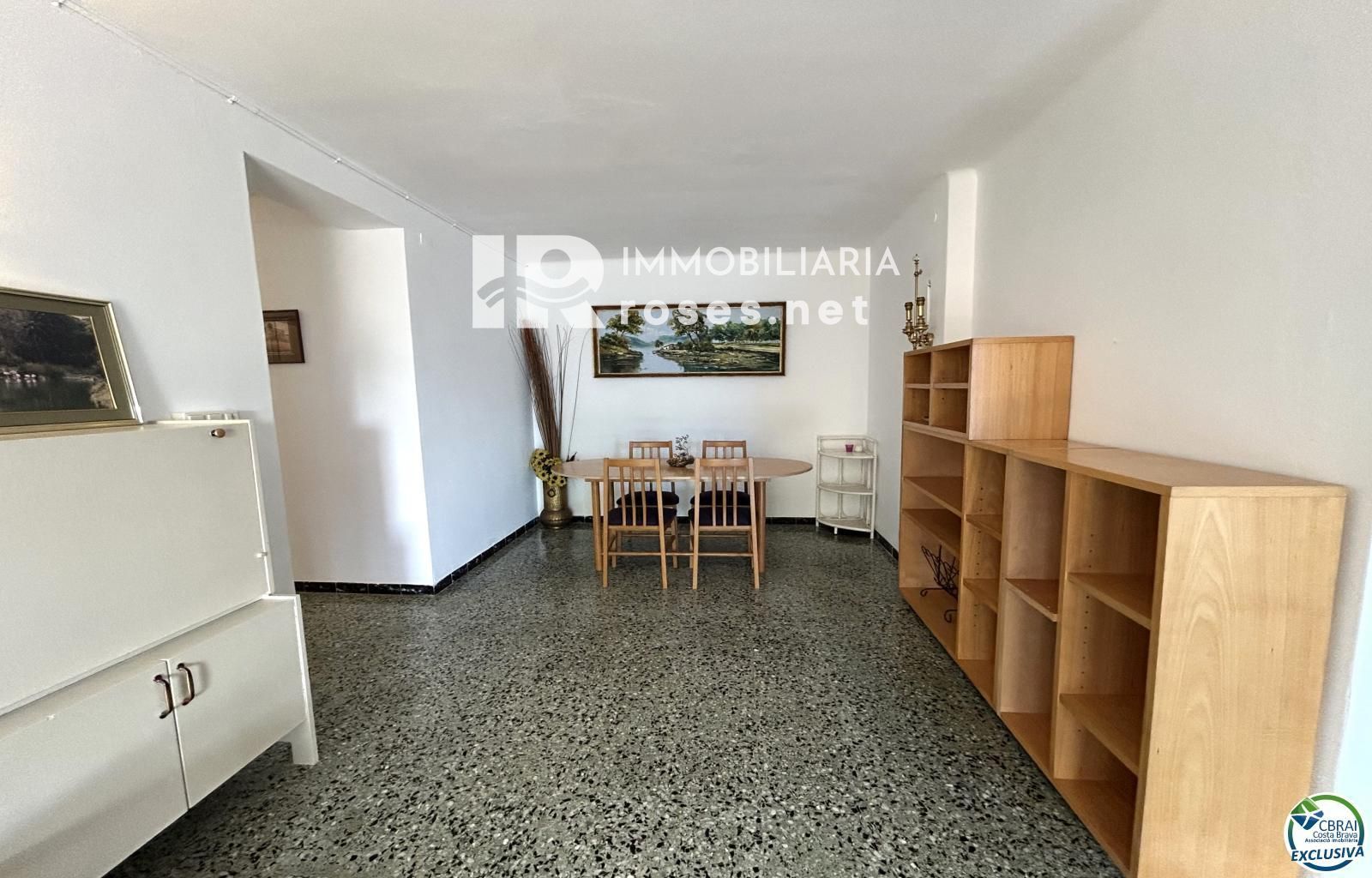 Casa en Llançà con licencia turística, vistas al mar y a pocos metros de la playa.