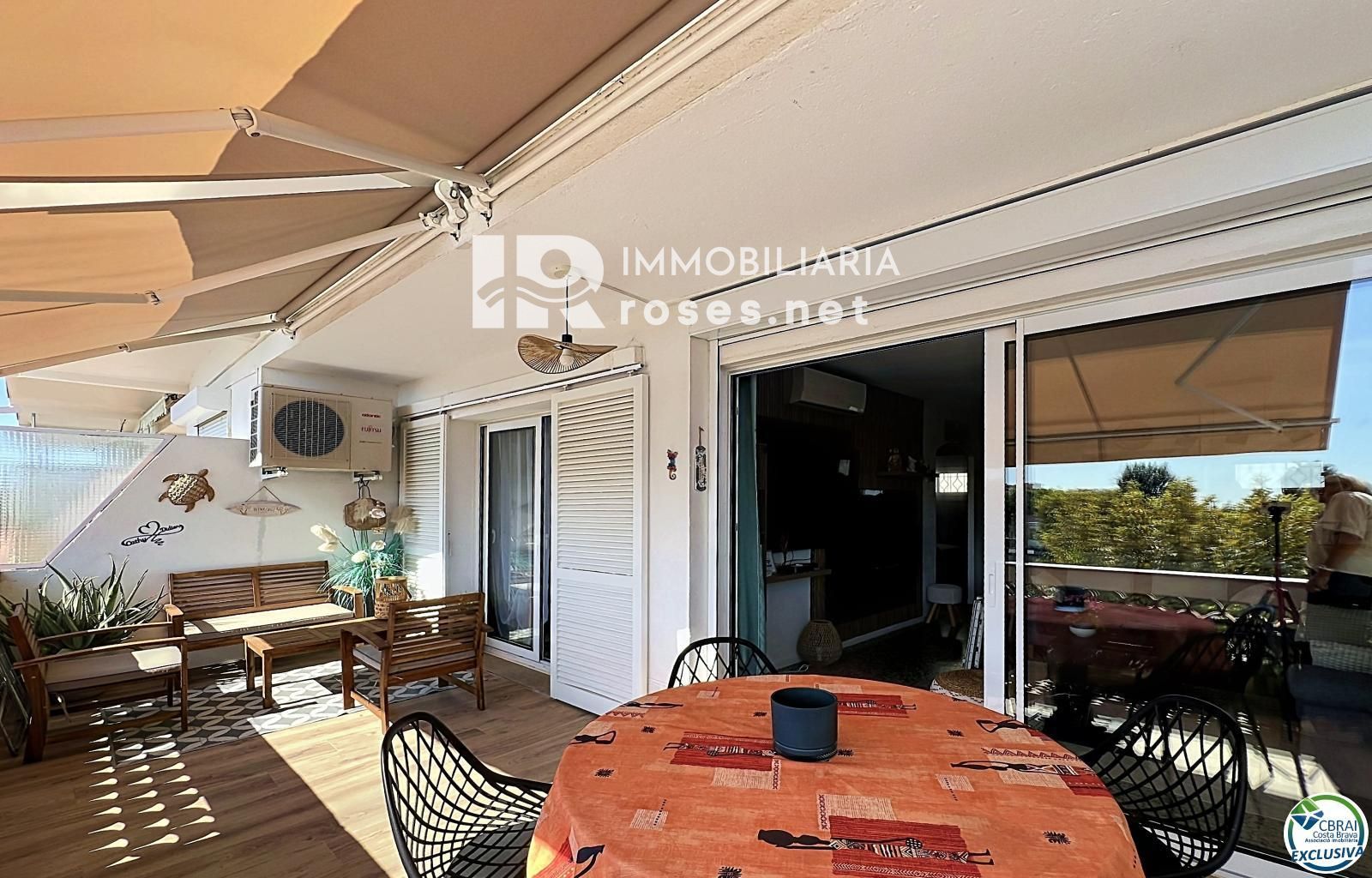 Apartamento reformado con terraza a 150 m de la playa – Empuriabrava - Foto 4