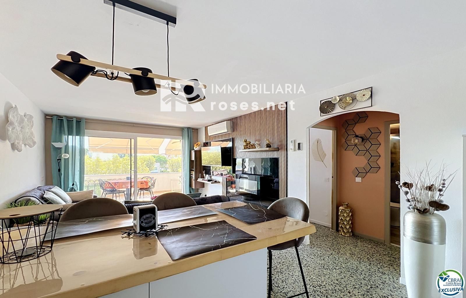 Apartamento reformado con terraza a 150 m de la playa – Empuriabrava - Foto 9