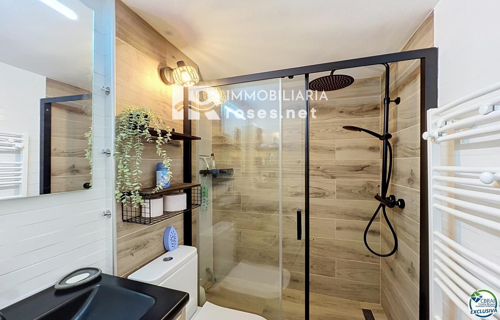 Apartamento reformado con terraza a 150 m de la playa – Empuriabrava - Foto 17