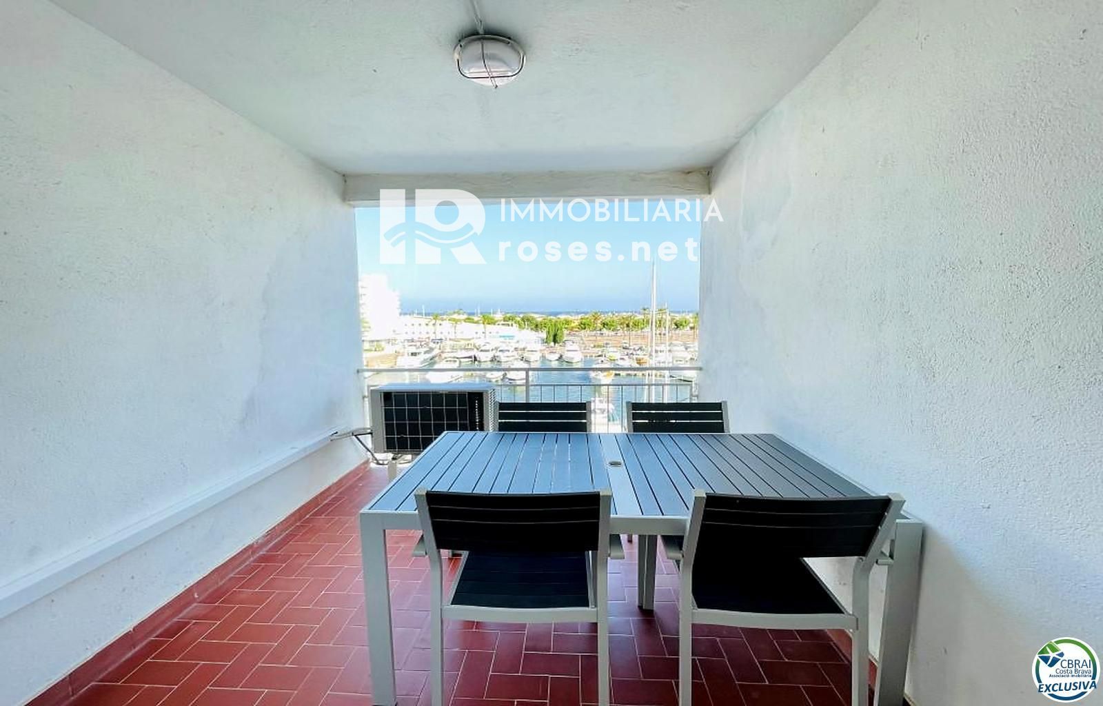 Apartamento renovado con terraza y vistas al canal y al mar - Foto 4