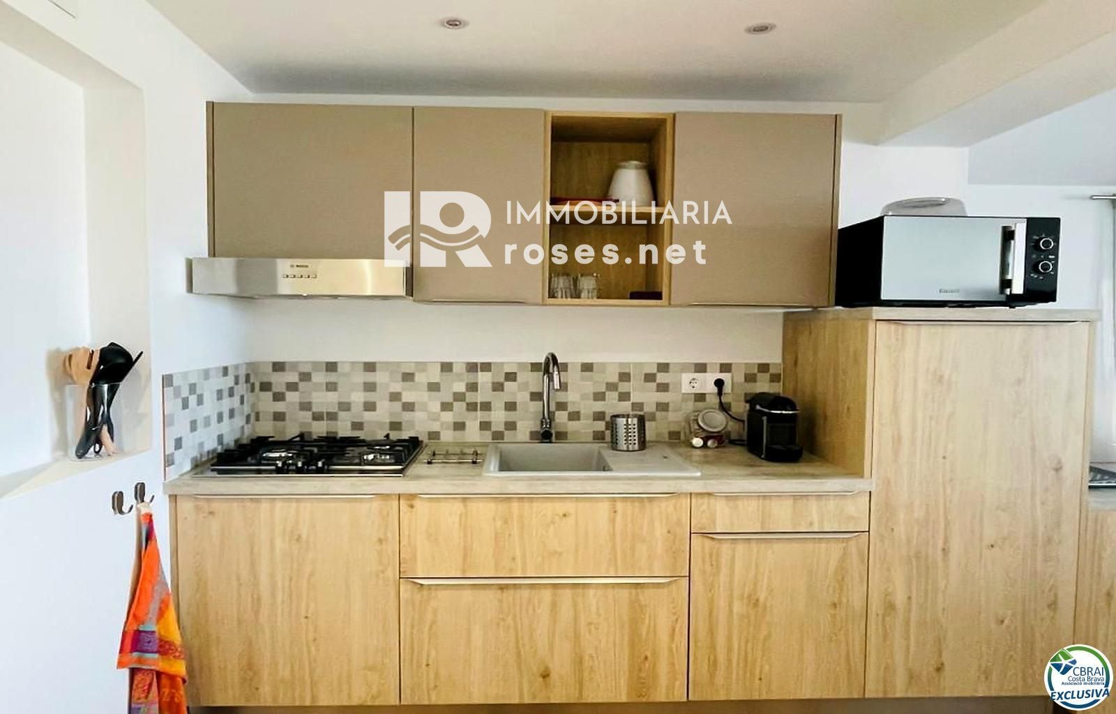 Apartamento renovado con terraza y vistas al canal y al mar - Foto 7