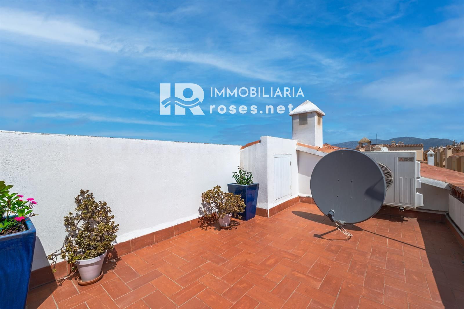 Appartement situé sur la troisième ligne de mer avec piscine, jardin et parking - Foto 19