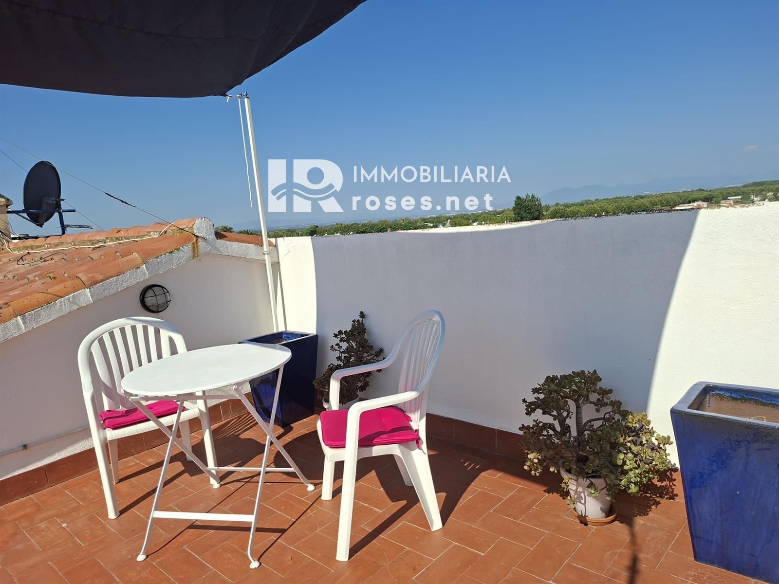 Appartement situé sur la troisième ligne de mer avec piscine, jardin et parking - Foto 29