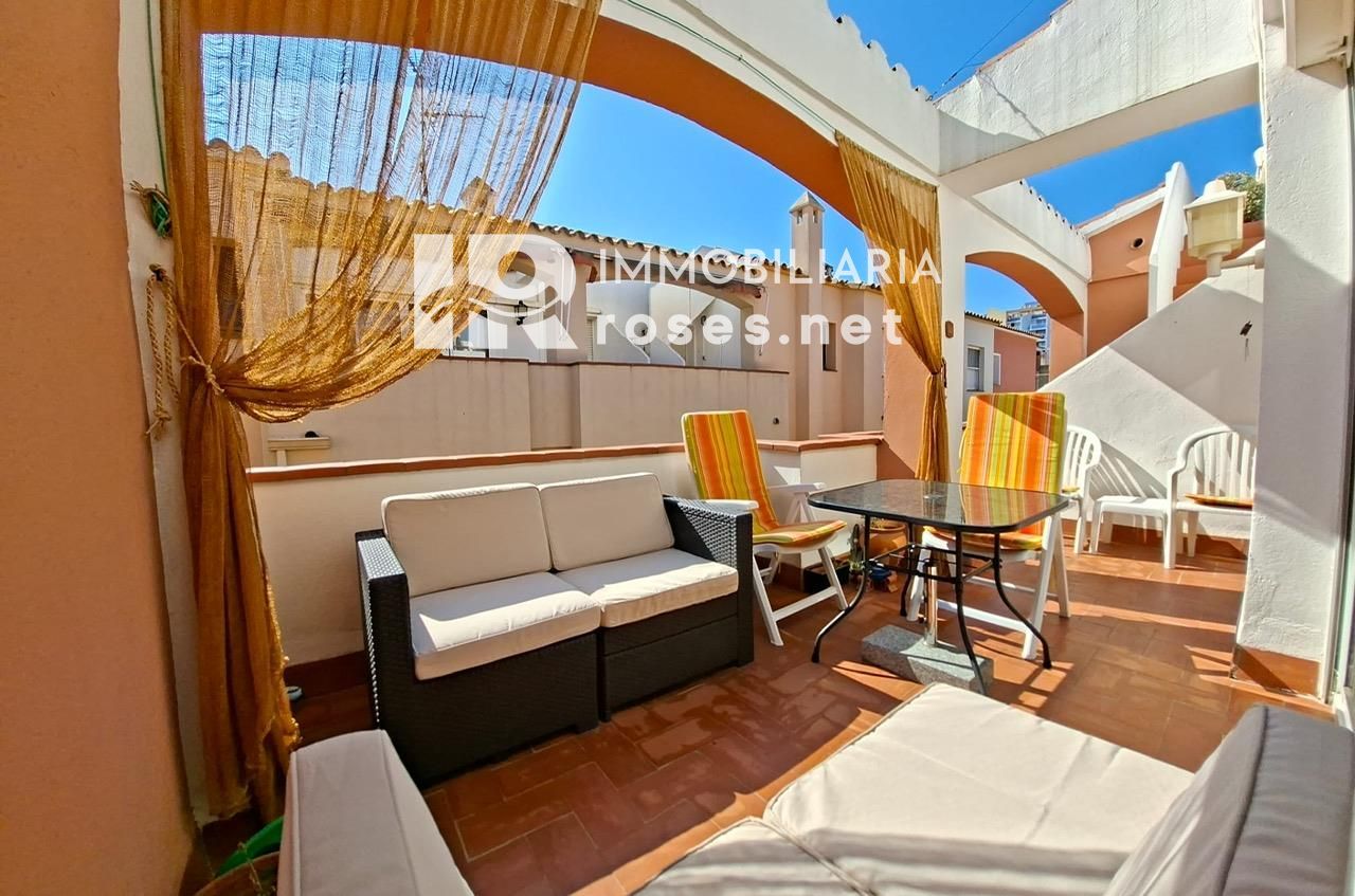 Appartement situé sur la troisième ligne de mer avec piscine, jardin et parking - Foto 30