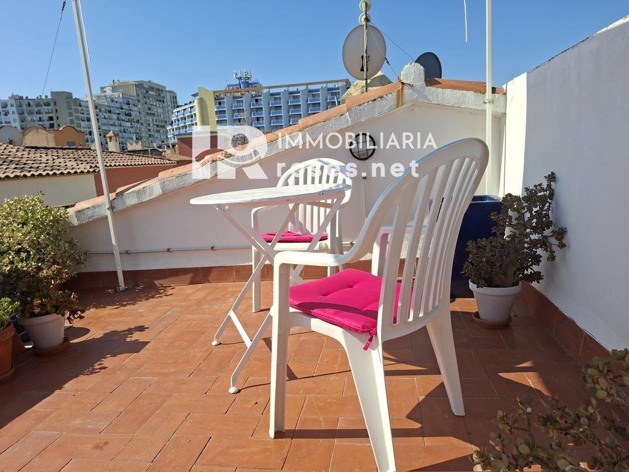 Appartement situé sur la troisième ligne de mer avec piscine, jardin et parking - Foto 32