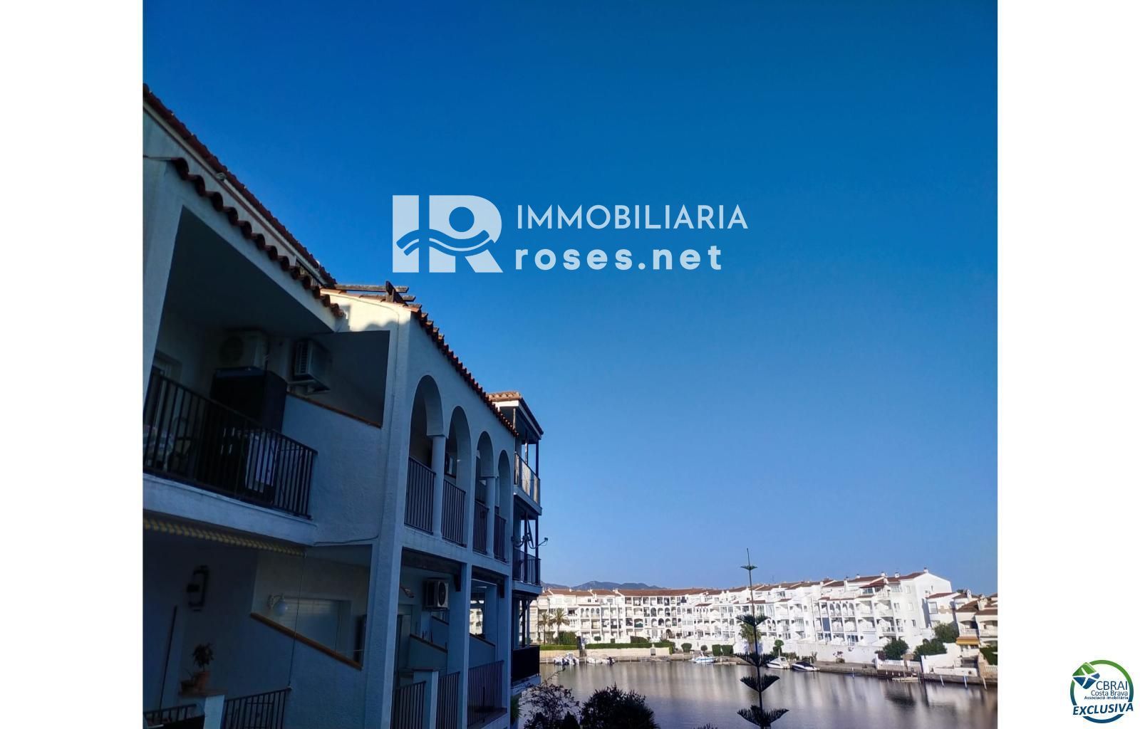Apartamento agradable junto al lago San Maurici, con bonitas vistas al canal, piscina y jardines comunitarios. - Foto 12