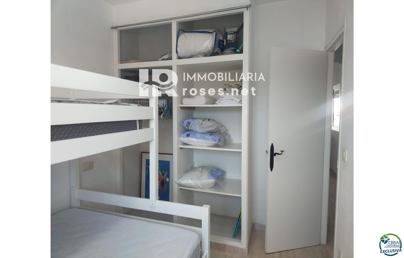 Apartamento agradable junto al lago San Maurici, con bonitas vistas al canal, piscina y jardines comunitarios. - Foto 6
