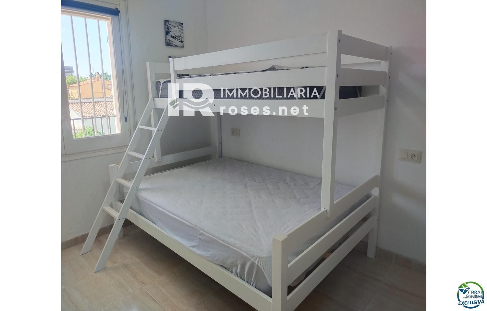 Apartamento agradable junto al lago San Maurici, con bonitas vistas al canal, piscina y jardines comunitarios. - Foto 7