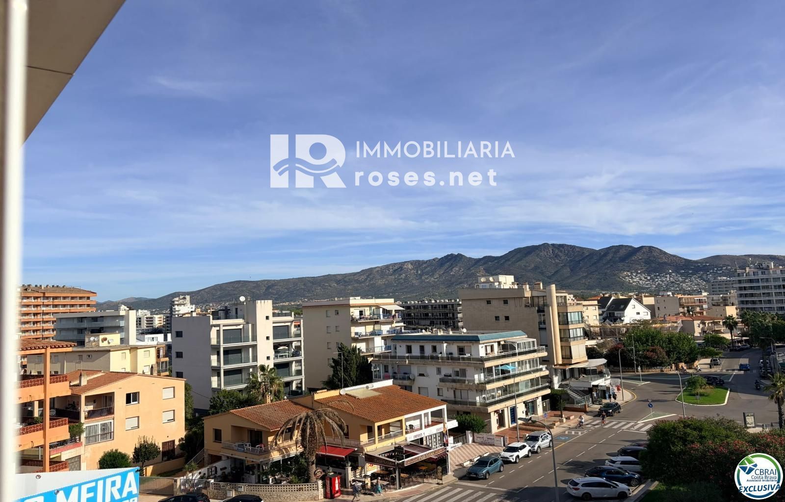 Primera línea, vista al mar, parking, piscinas y jardines sobre la playa. - Foto 5