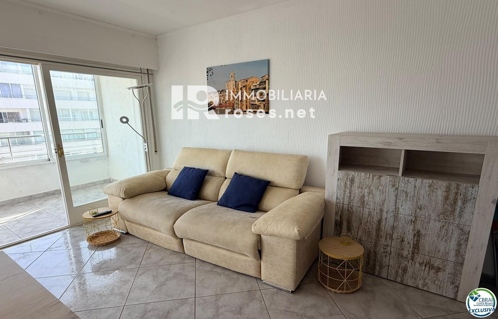 Primera línea, vista al mar, parking, piscinas y jardines sobre la playa. - Foto 14