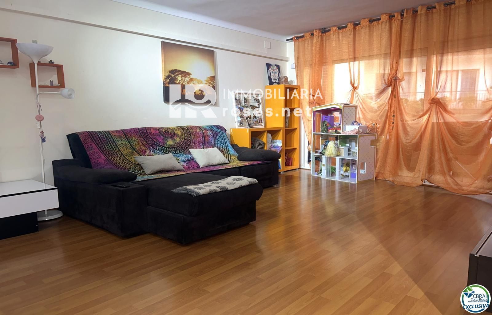 Piso reformado en el centro de Llançà, listo para entrar a vivir - Foto 9