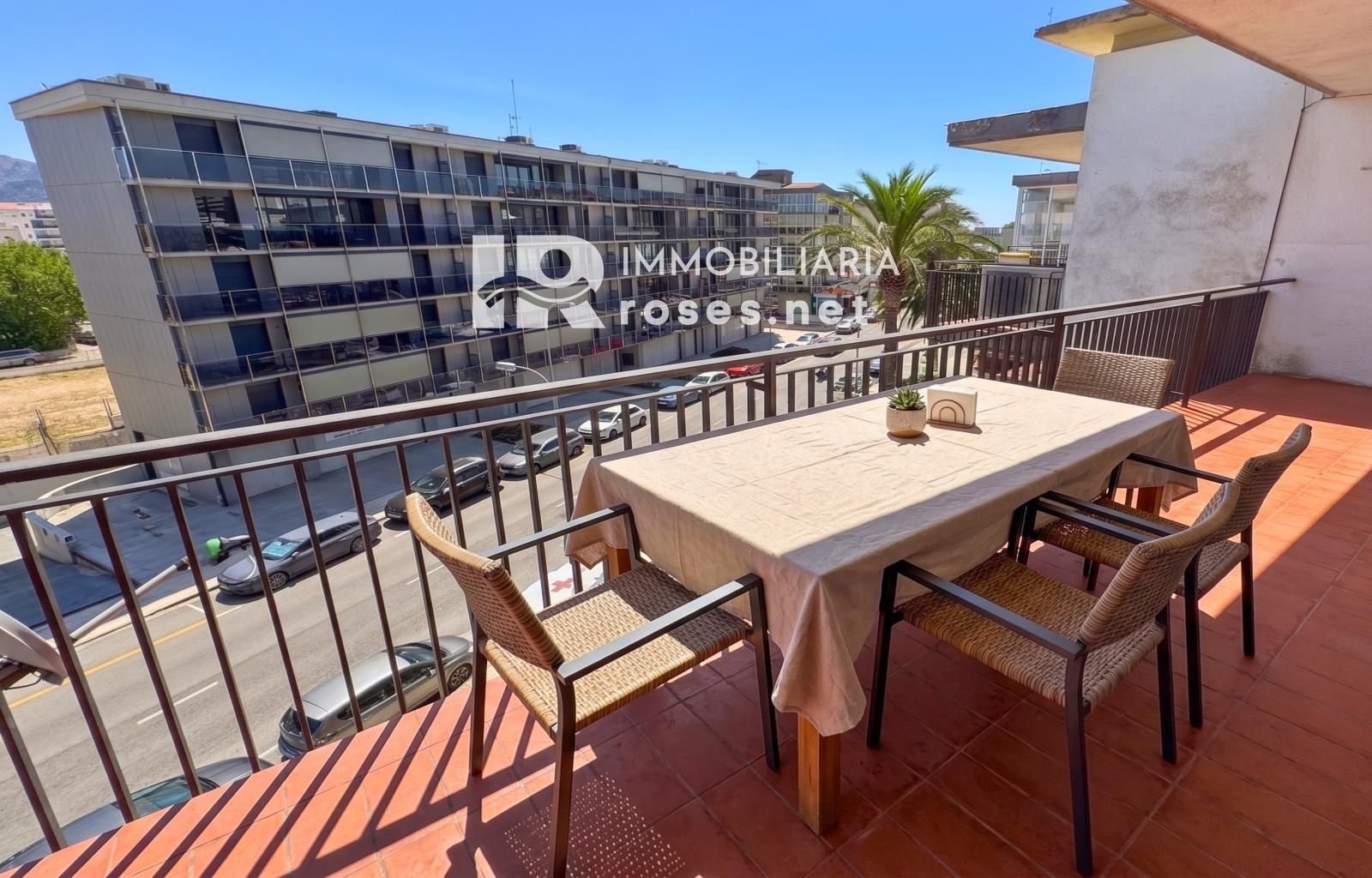 Apartamento luminoso con terraza — Última planta, Santa Margarita, Roses - Foto 2