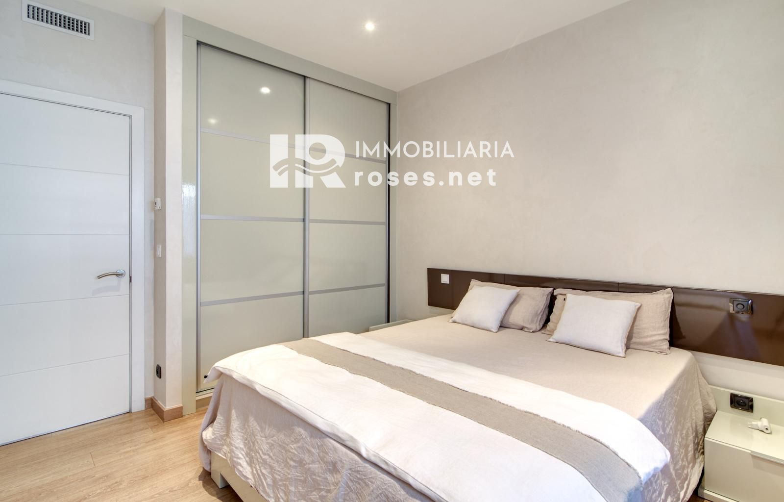 Villa de diseño con piscina y espectaculares vistas a la bahía de Roses – Palau-Saverdera - Foto 20