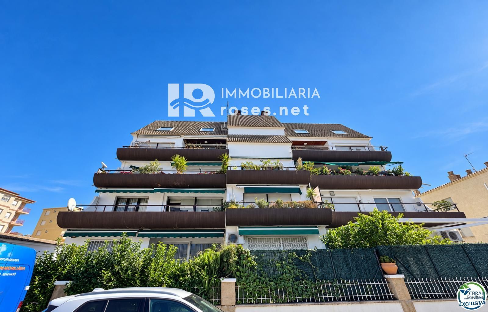 Amplio estudio con terraza y licencia turística a 80 metros de la playa de Santa Margarita - Roses - Foto 5