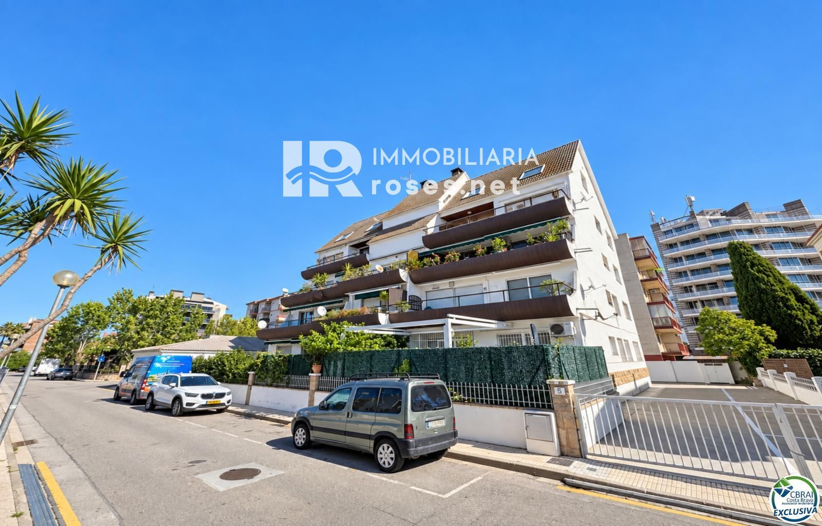Amplio estudio con terraza y licencia turística a 80 metros de la playa de Santa Margarita - Roses - Foto 6