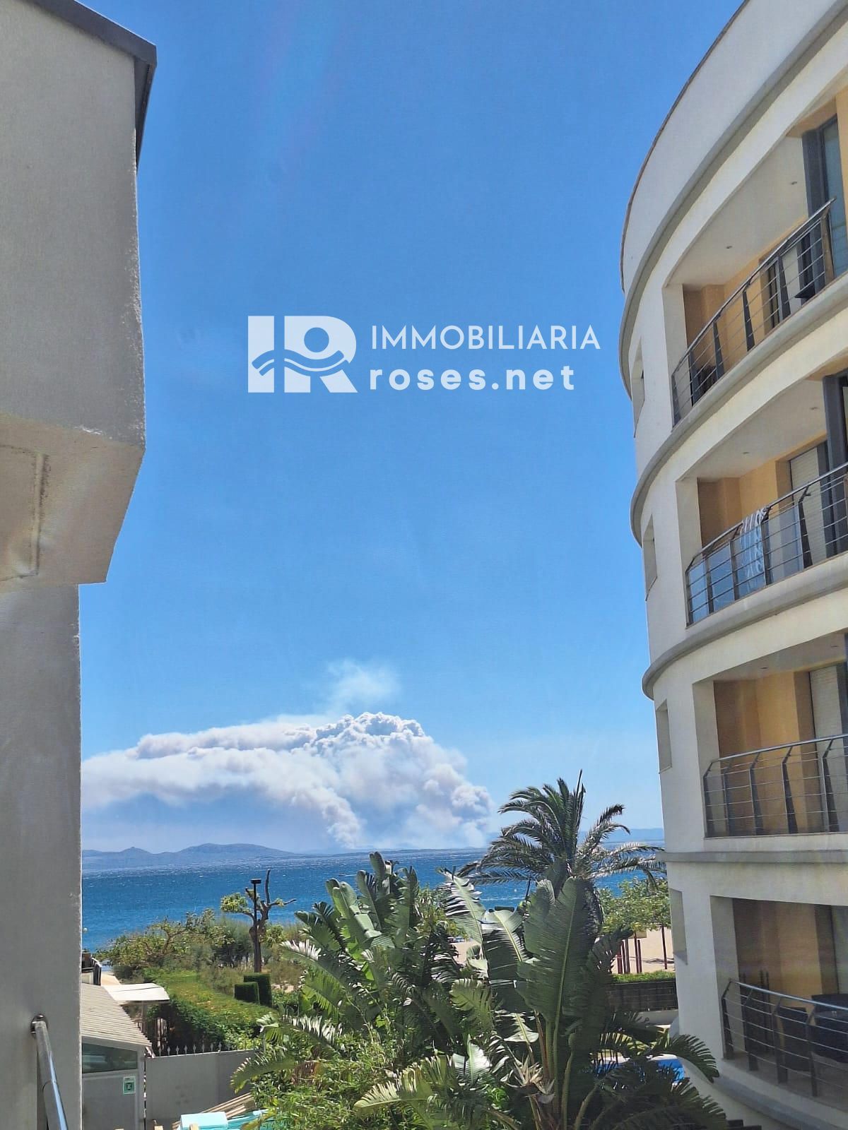 Komplett renoviertes Studio mit Schlafbereich, nur 50 Meter vom Strand entfernt und mit seitlichem Meerblick – Santa Margarita, Roses - Foto 2