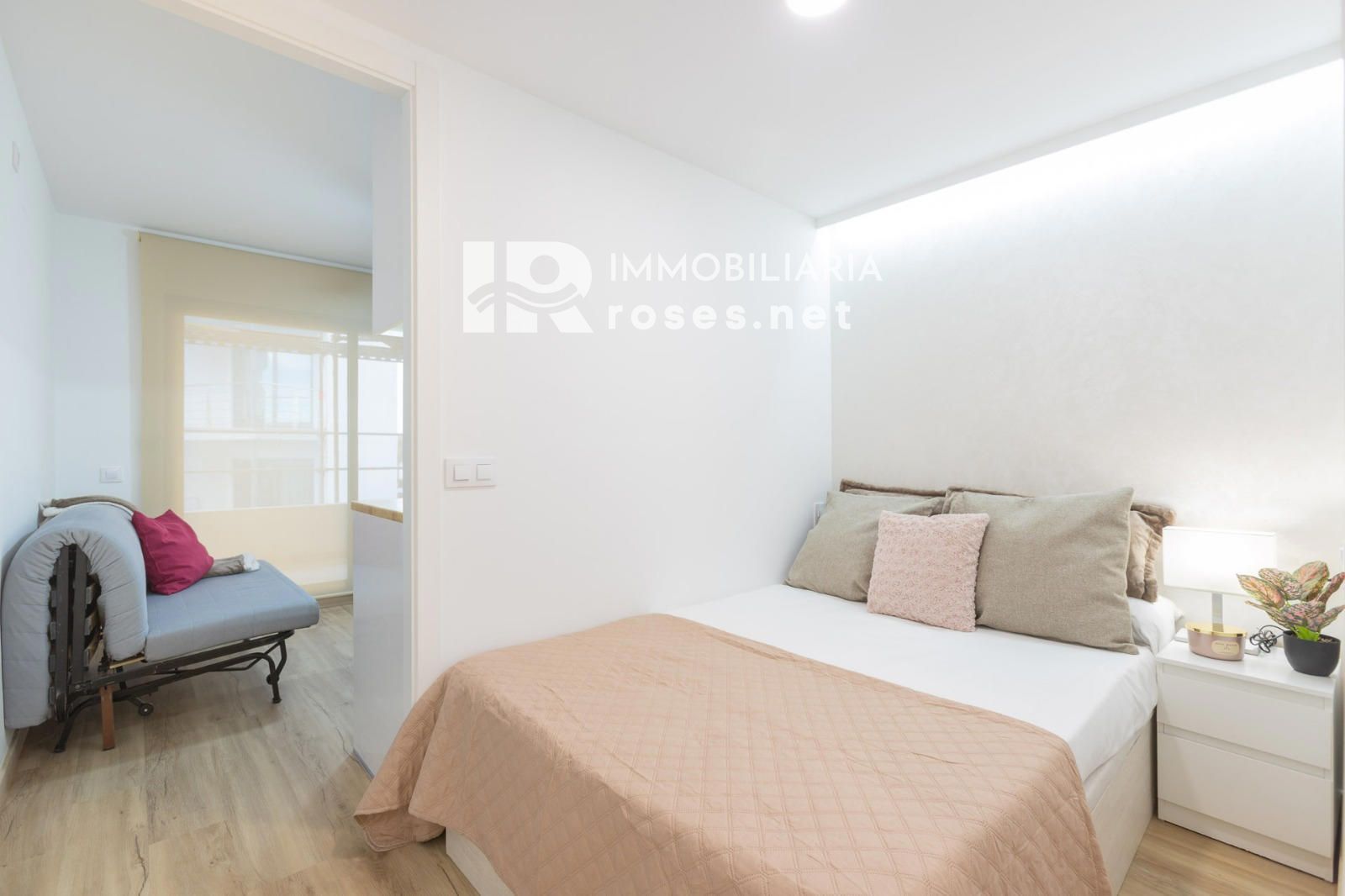 Komplett renoviertes Studio mit Schlafbereich, nur 50 Meter vom Strand entfernt und mit seitlichem Meerblick – Santa Margarita, Roses - Foto 10