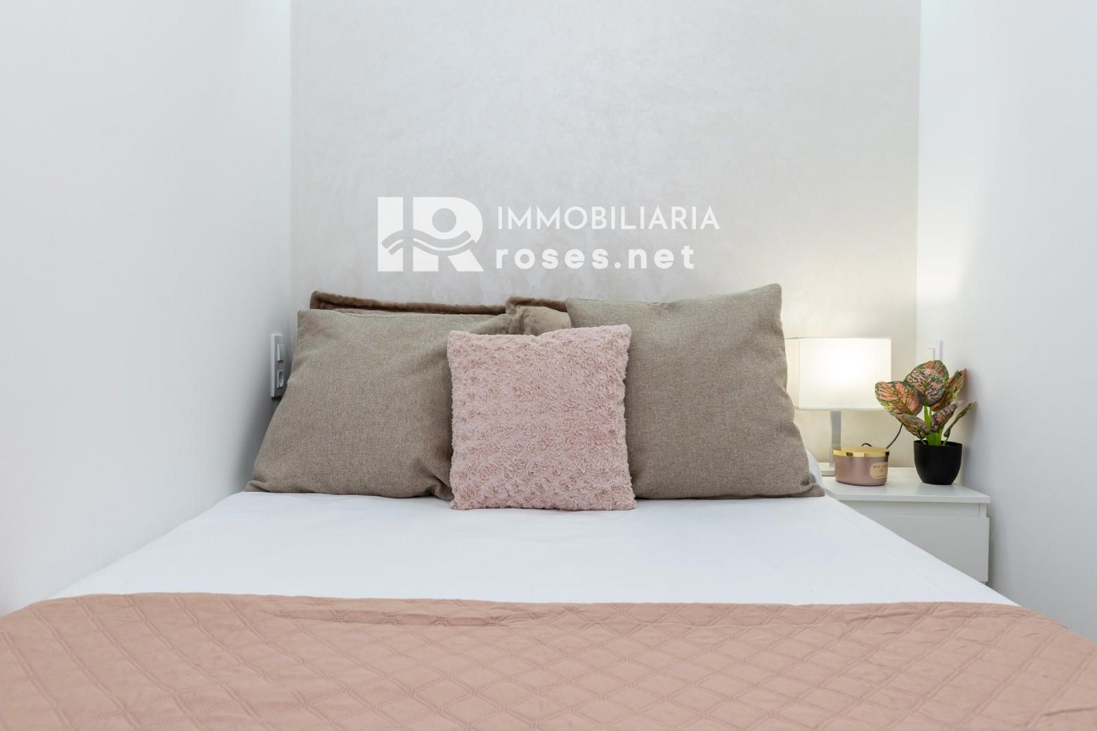 Komplett renoviertes Studio mit Schlafbereich, nur 50 Meter vom Strand entfernt und mit seitlichem Meerblick – Santa Margarita, Roses - Foto 11