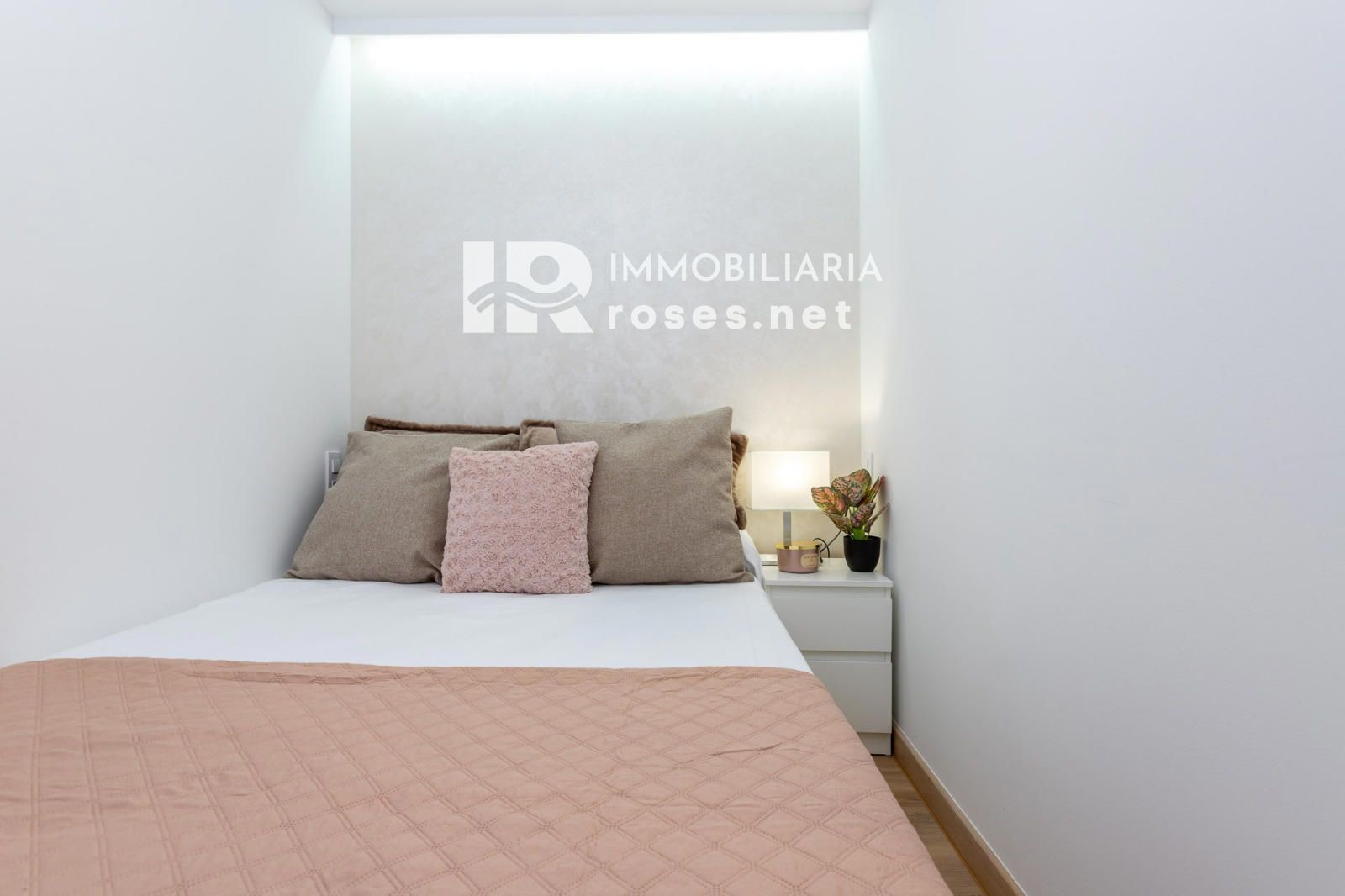 Komplett renoviertes Studio mit Schlafbereich, nur 50 Meter vom Strand entfernt und mit seitlichem Meerblick – Santa Margarita, Roses - Foto 12