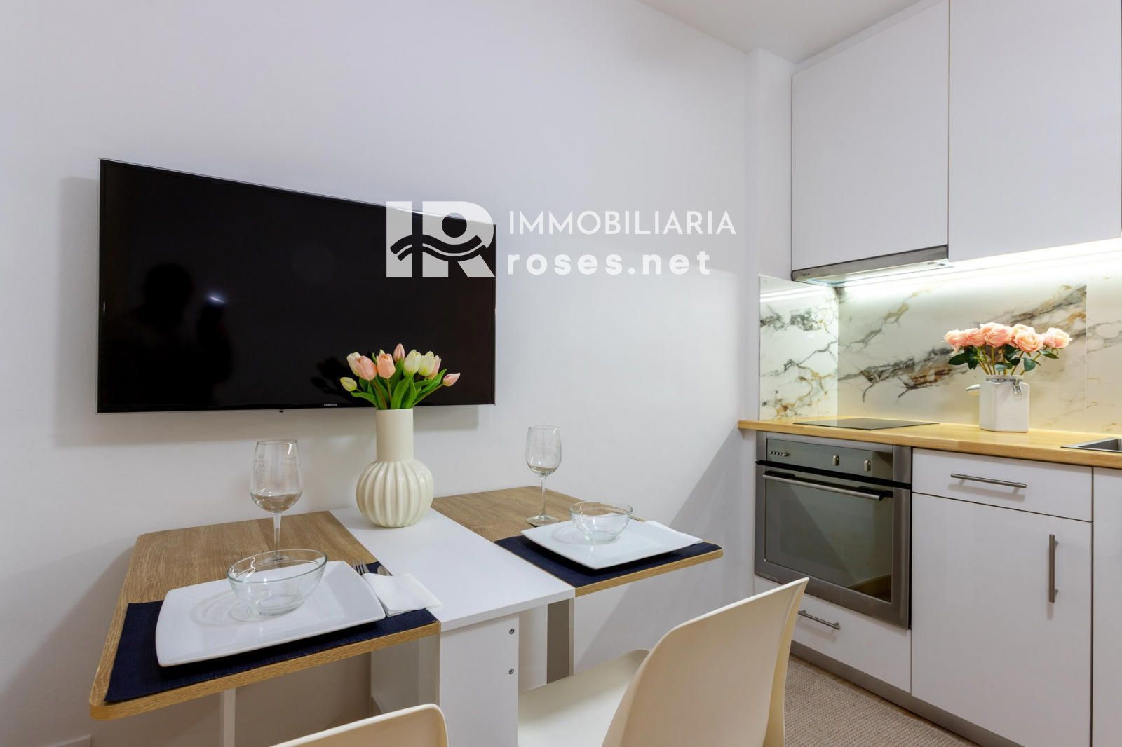 Komplett renoviertes Studio mit Schlafbereich, nur 50 Meter vom Strand entfernt und mit seitlichem Meerblick – Santa Margarita, Roses - Foto 7