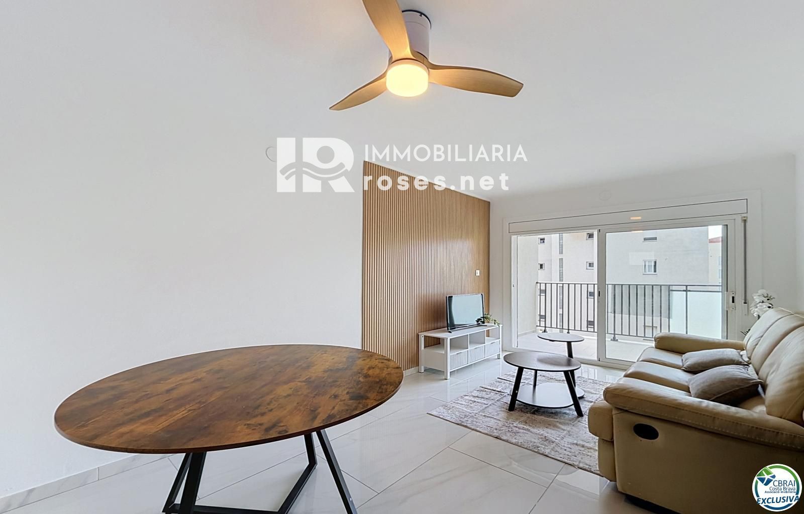 Apartamento 2 dormitorios renovado con terraza en Santa Margarida, Rosas - Foto 12