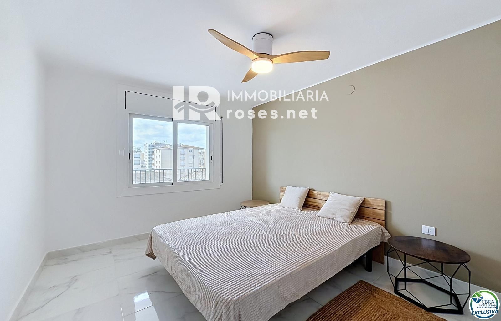 Apartamento 2 dormitorios renovado con terraza en Santa Margarida, Rosas - Foto 17