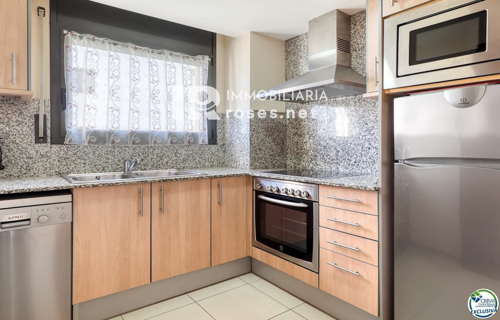 Apartamento de alto standing en Roses a 50 m del mar - Foto 4