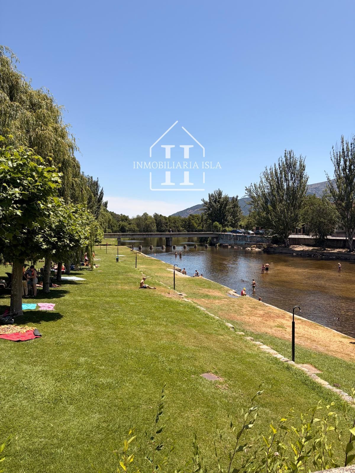 pisos en navaluenga ·  69900€