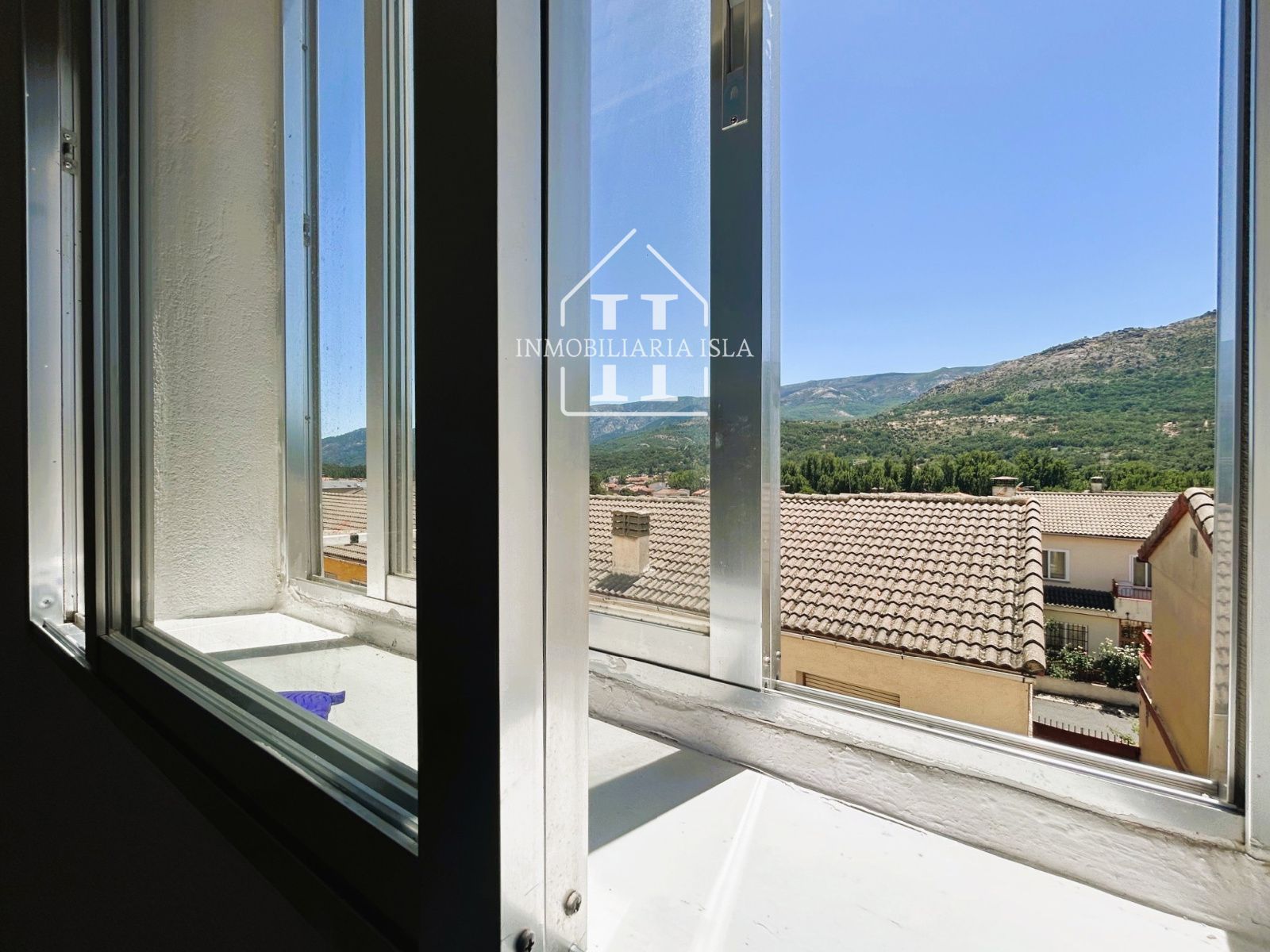 pisos en navaluenga ·  69900€