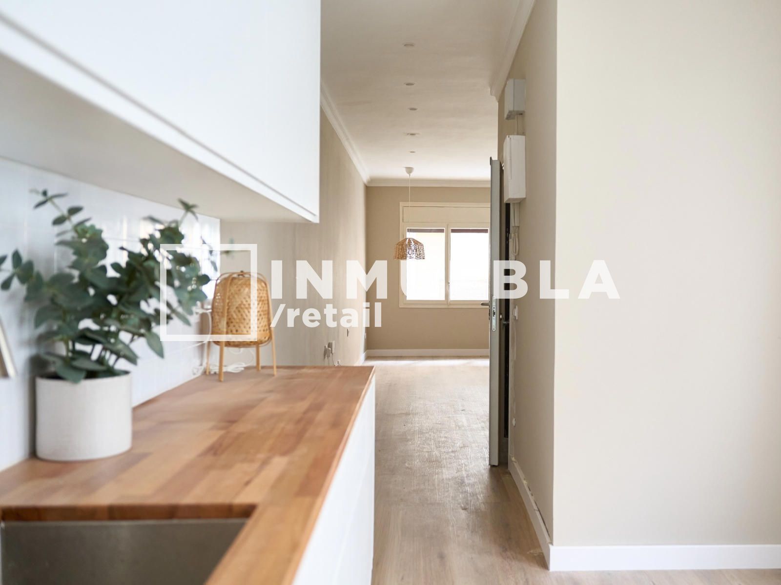 Oficina en venta Barcelona. Ref: 2377. Inmuebla Retail