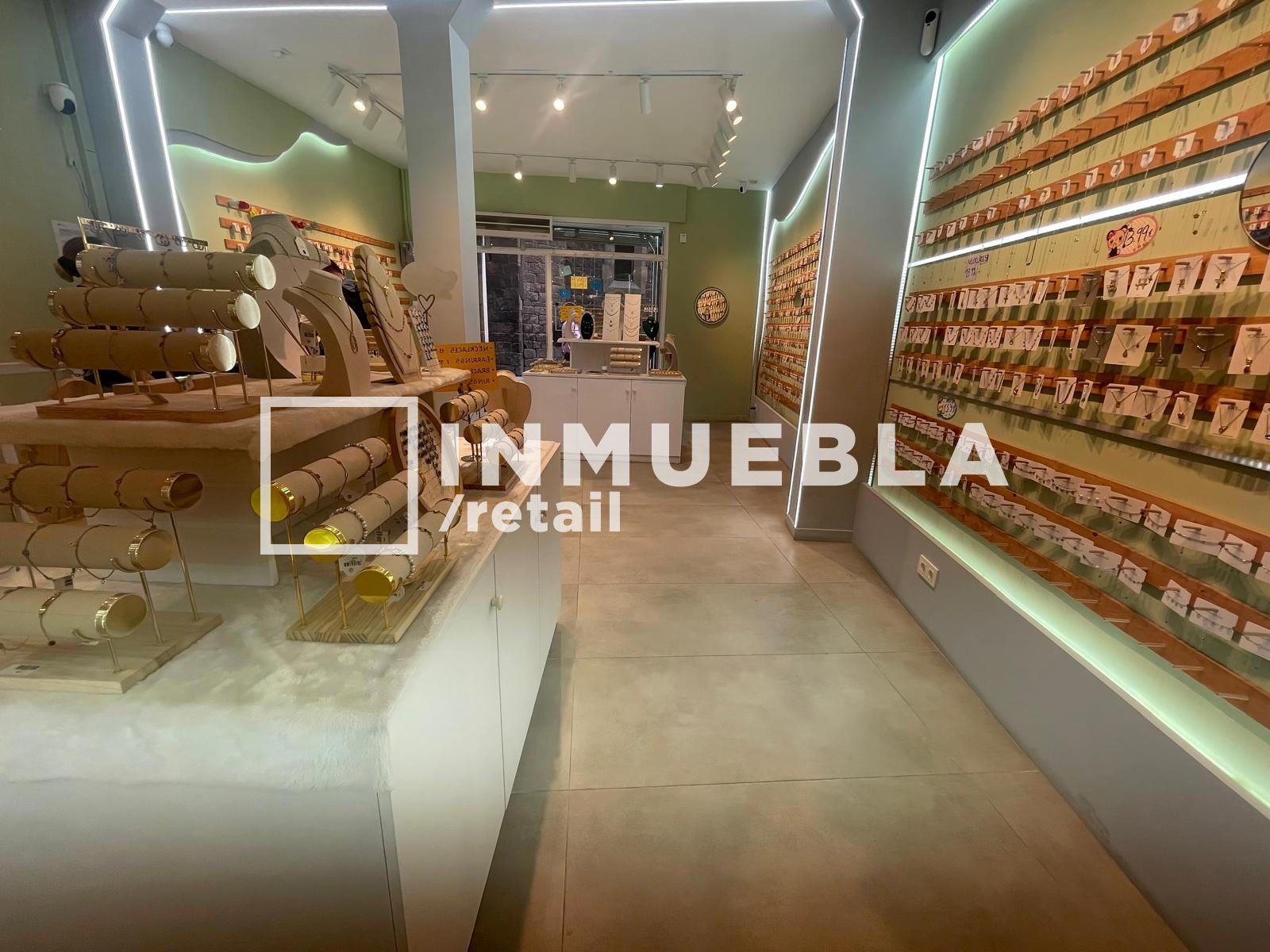 Comercial Premise for rent Barcelona. Ref: 2411. Inmuebla Retail