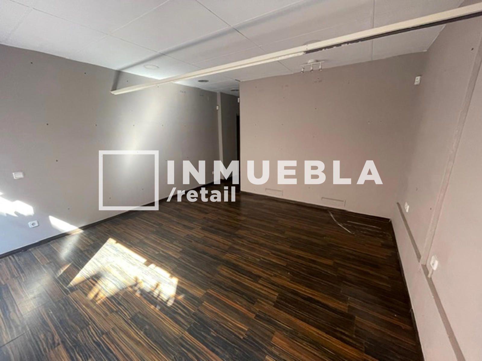 Local Comercial en alquiler Barcelona. Ref: 2412. Inmuebla Retail