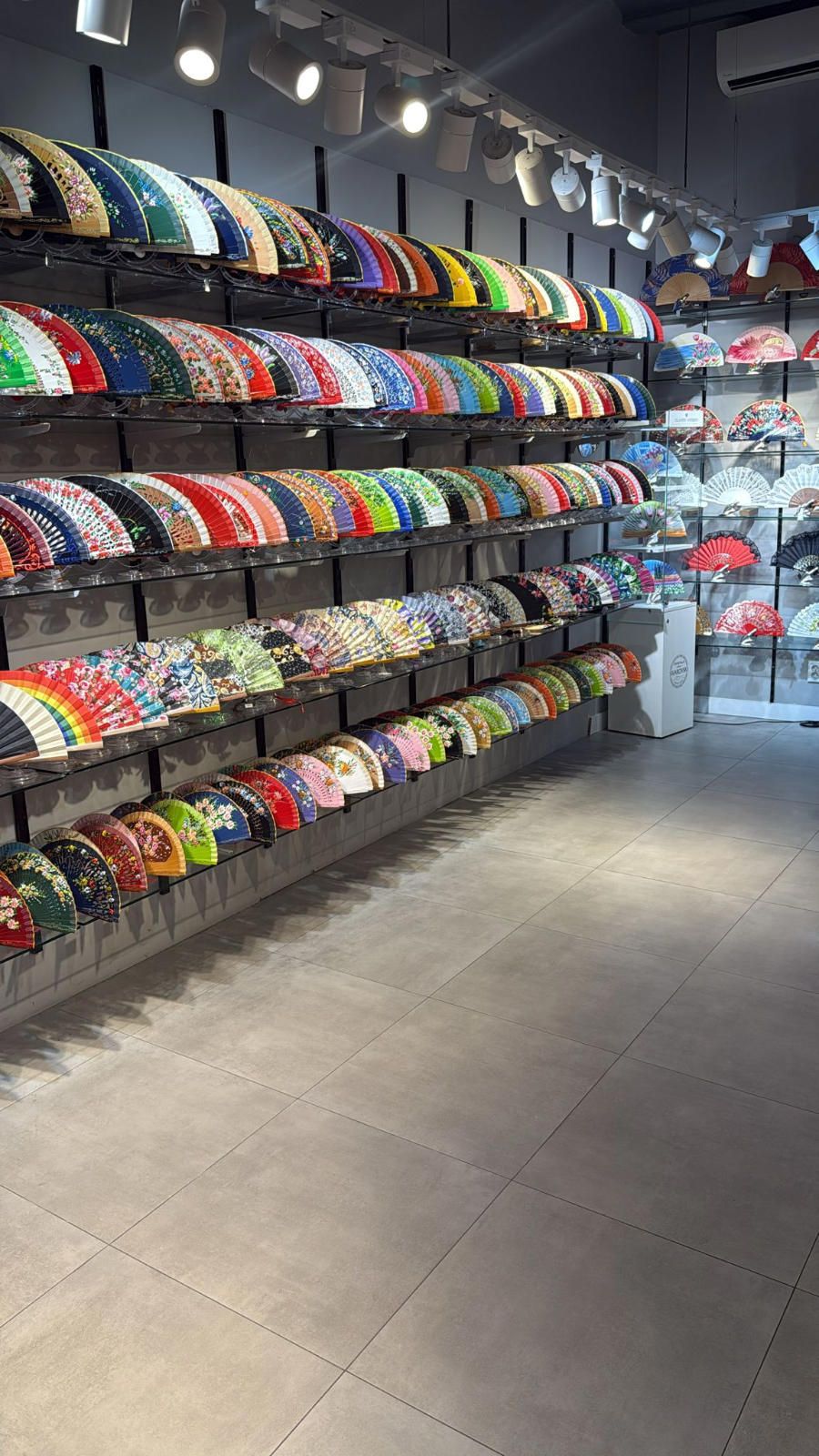 Local Comercial en traspaso Barcelona. Ref: 2413. Inmuebla Retail