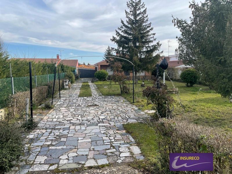 Chalet Independiente en venta Vegas Del Condado, León. Ref: 2205. Insureco León