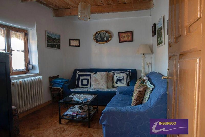 Casa en venta Gradefes, León. Ref: 2211. Insureco León