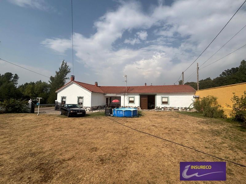 Casa en venta Rioseco De Tapia, León. Ref: 2212. Insureco León